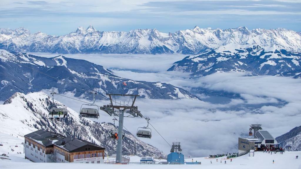 Adler Kaprun, Golf 'N' Ski And Mountain Biking. Exterior photo